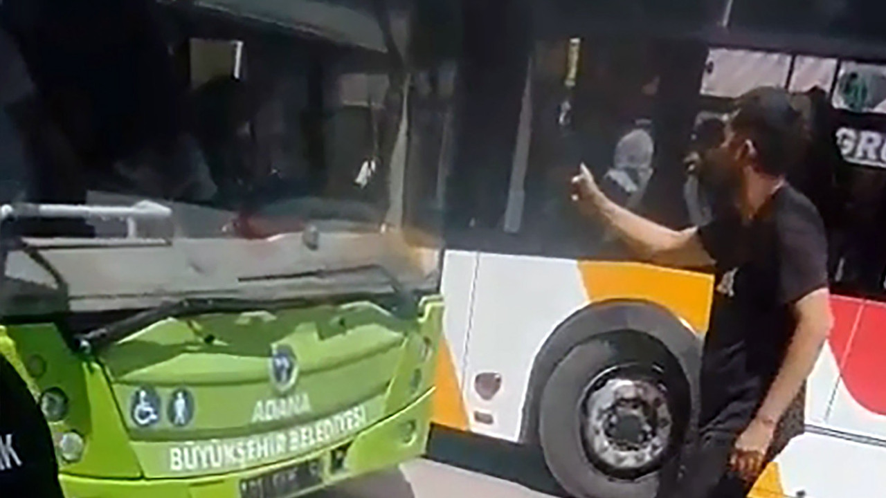 Adana’da ters şerit gerilimi! Kamyonet sürücüsü kadın şoförü tehdit etti