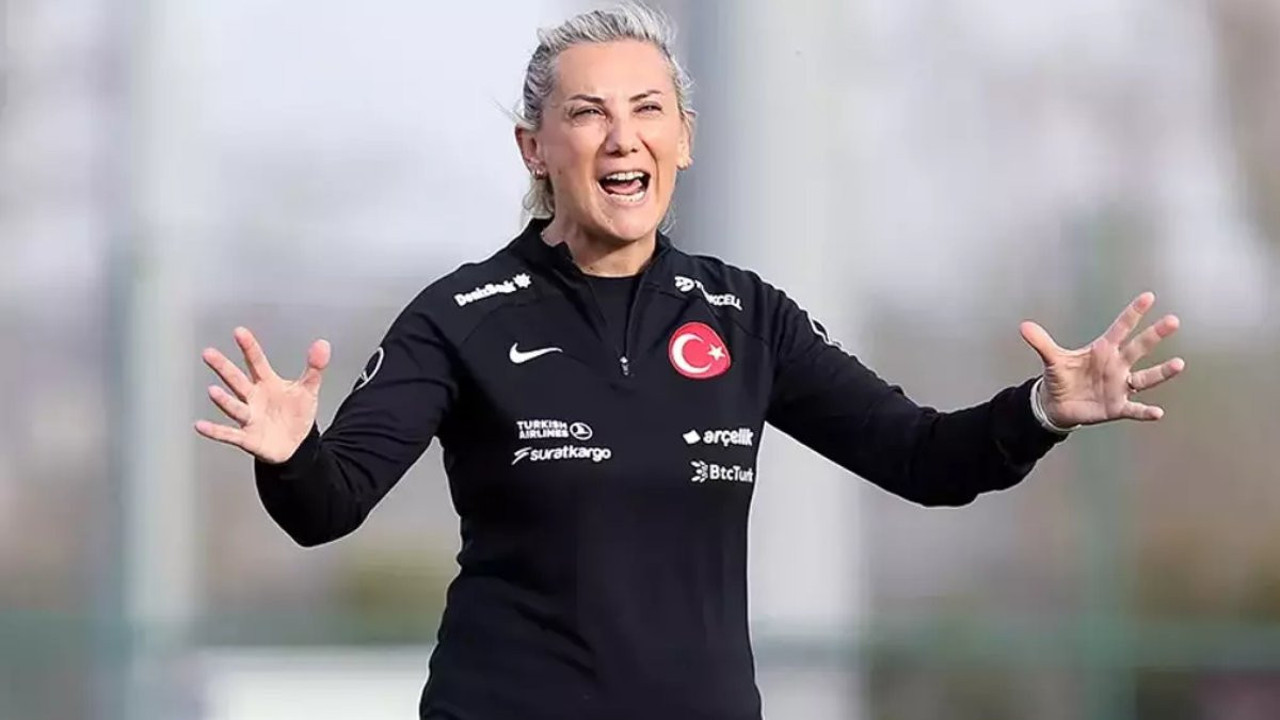 Milli teknik direktör adını tarihe yazdırdı