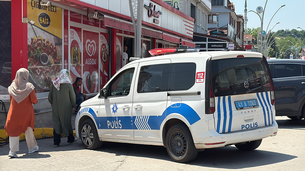 Markette korku dolu anlar! Kıyma yerine parmaklarını doğradı