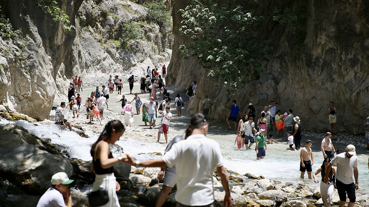 Saklıkent Kanyonu'nda bayram yoğunluğu