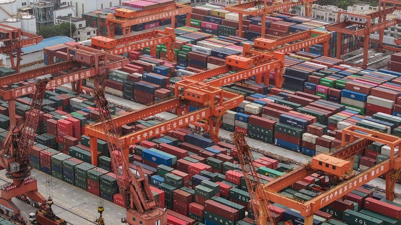 Çin'de ihracat yavaşlıyor! Tarife belirsizliği etkili oldu