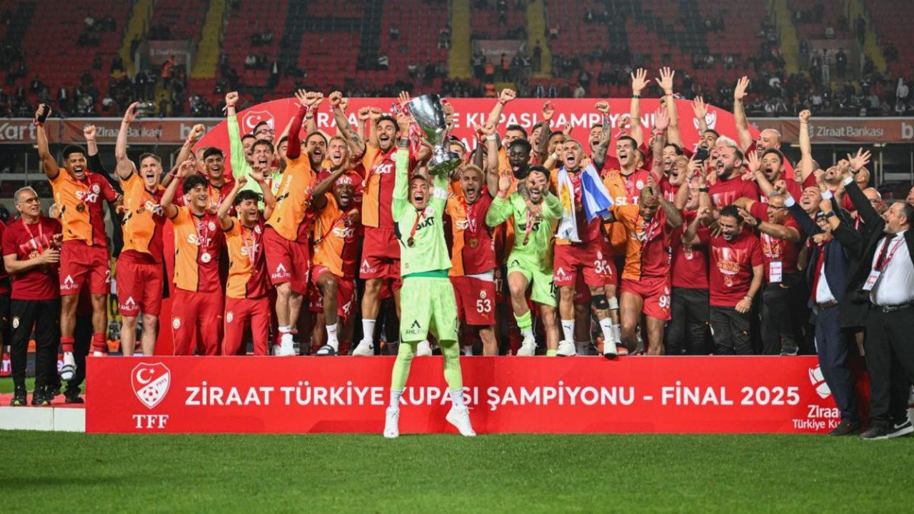 Yıldırım Demirören Galatasaray ile anlaştı. İmzalar atıldı. Beşiktaş taraftarı çıldırdı