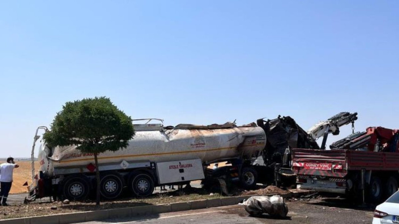 Şanlıurfa'da korkutan kaza! Yakıt tankeri devrildi