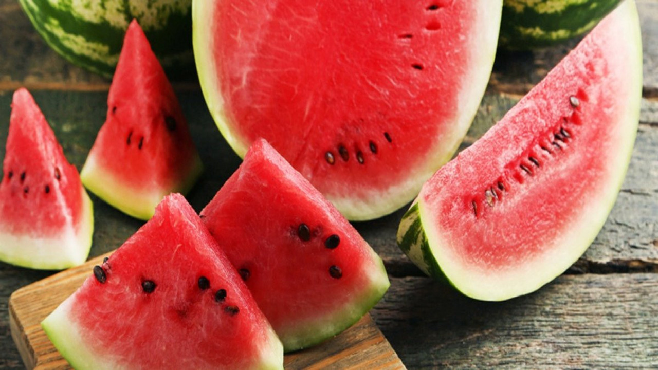 İyi karpuz nasıl anlaşılır? Prof. Dr. Veysi Çeri 28 saniyelik video ile Türkçe ve İngilizce tek tek anlattı