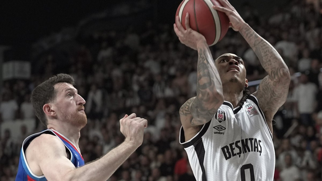 Beşiktaş, Anadolu Efes'i tatile gönderdi: Finalde derbi var