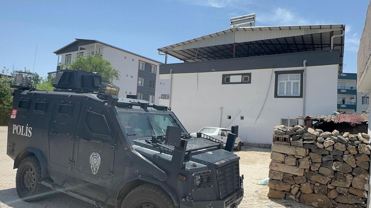 Çekiçle vahşet! Kafasından darbe alan oğlu kanlar içinde kaldı