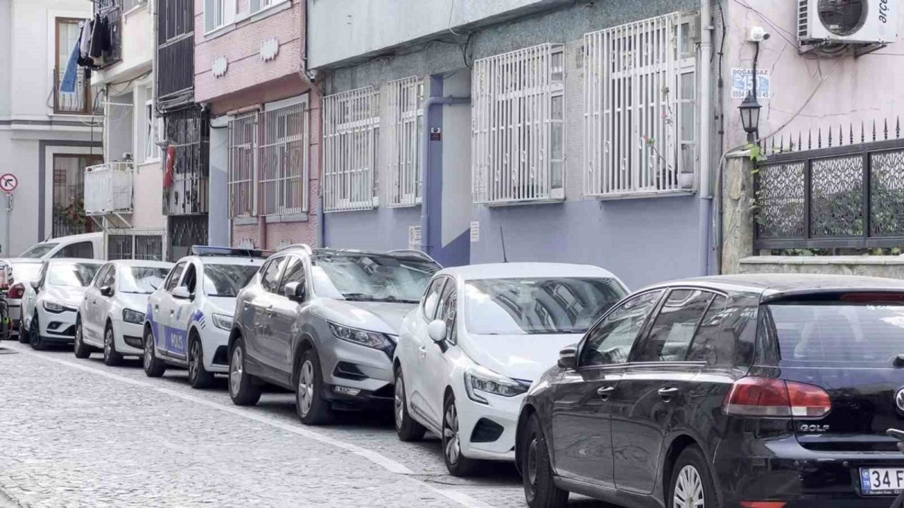 Fatih’te vahşet: Polis memuru arkadaşını parçalara ayırıp intihar etti