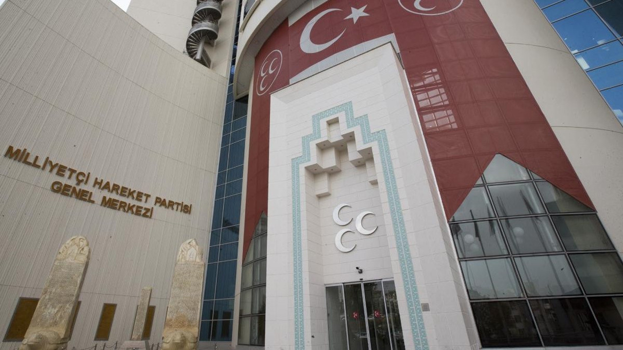 Ekrem İmamoğlu’nun alkışlanması MHP’li ismi küplere bindirdi! Teröristin kahraman gibi karşılanmasına ses yok…