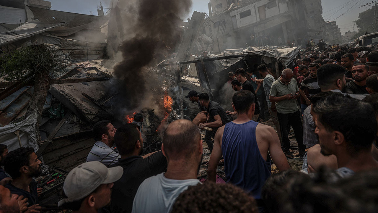 İsrail Gazze'de yardım bekleyenlere saldırmaya devam ediyor!