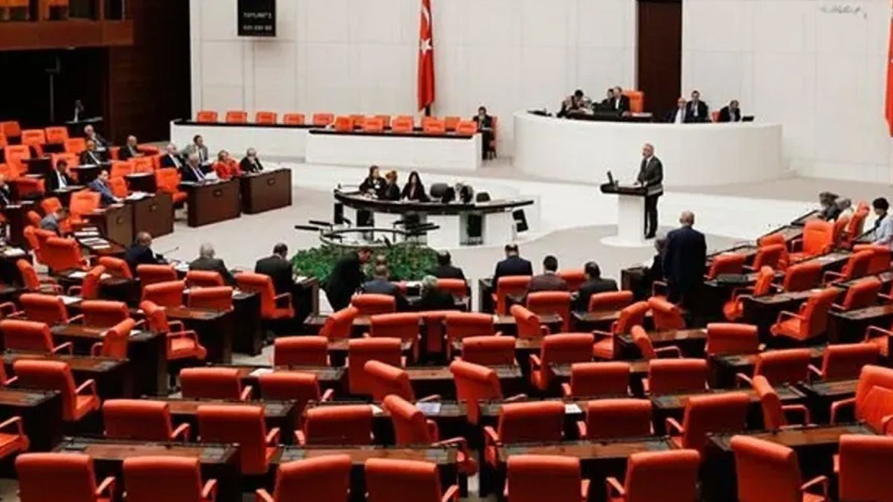 Ankara’da siyasi kulislerden sızdı… 4 siyasi parti birleşiyor! Liderleri şimdiden belirlendi