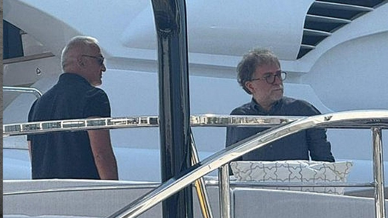 AKP’li ismi çılgına çevirdi! Ahmet Hakan, bakan ile lüks yatta buluşmuştu…