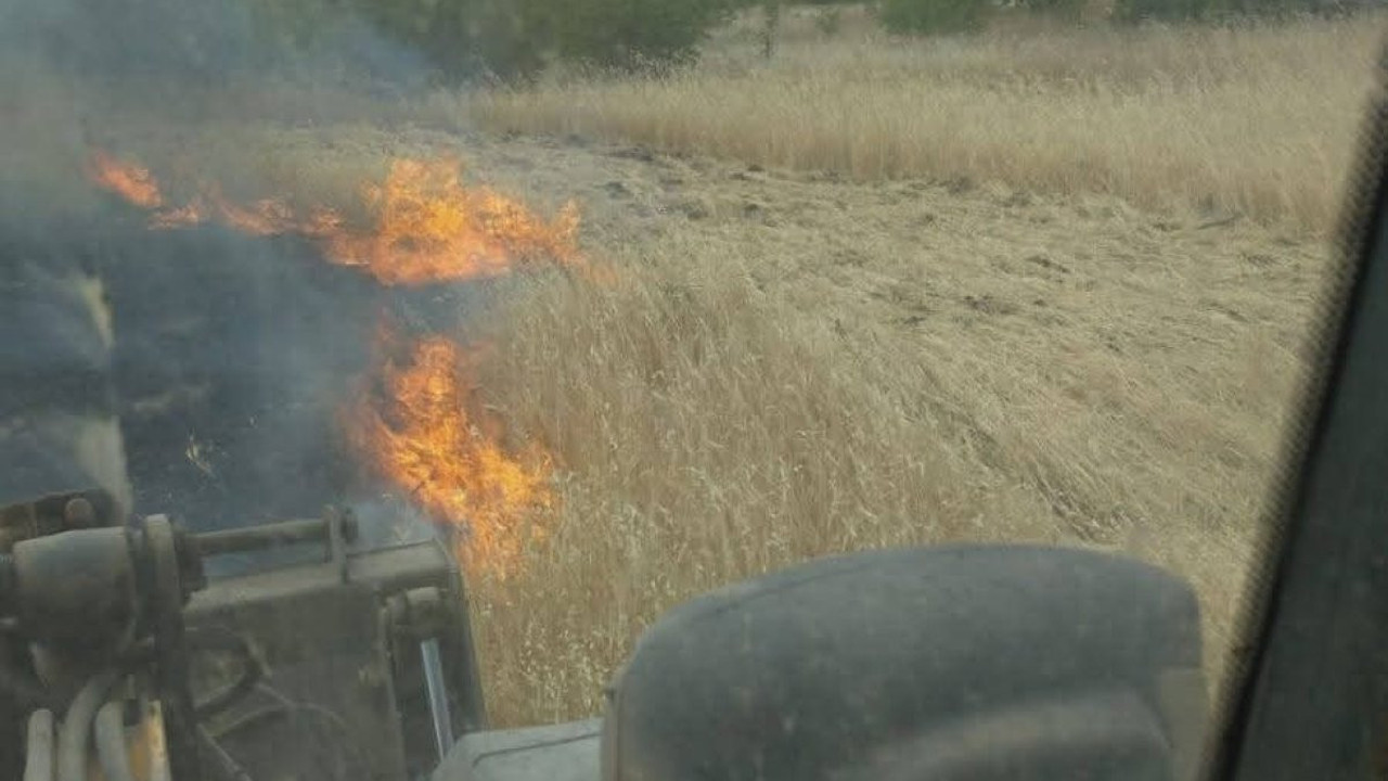 Tavuk çiftliğinde yakılan ateş tarlayı yaktı!