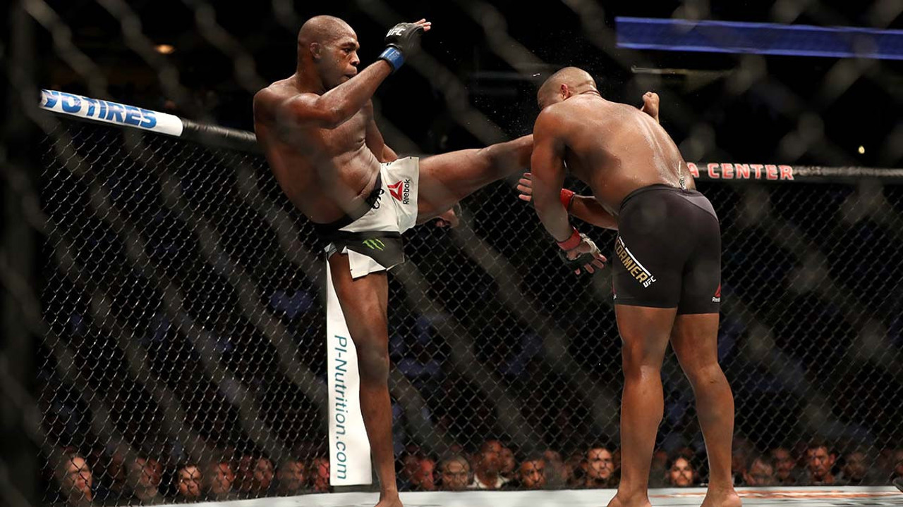 UFC'de şampiyon emeklilikle değişti