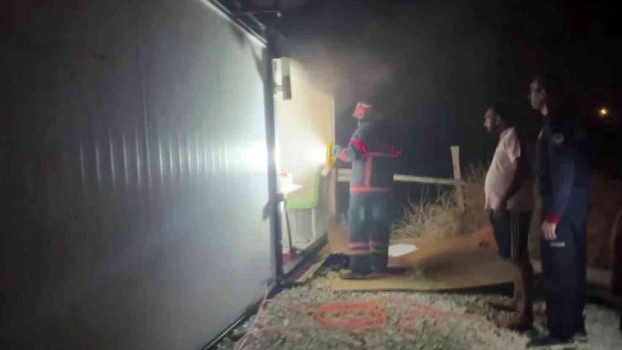 Sakarya'da kahvehanede yangın! Sırrı araştırılıyor