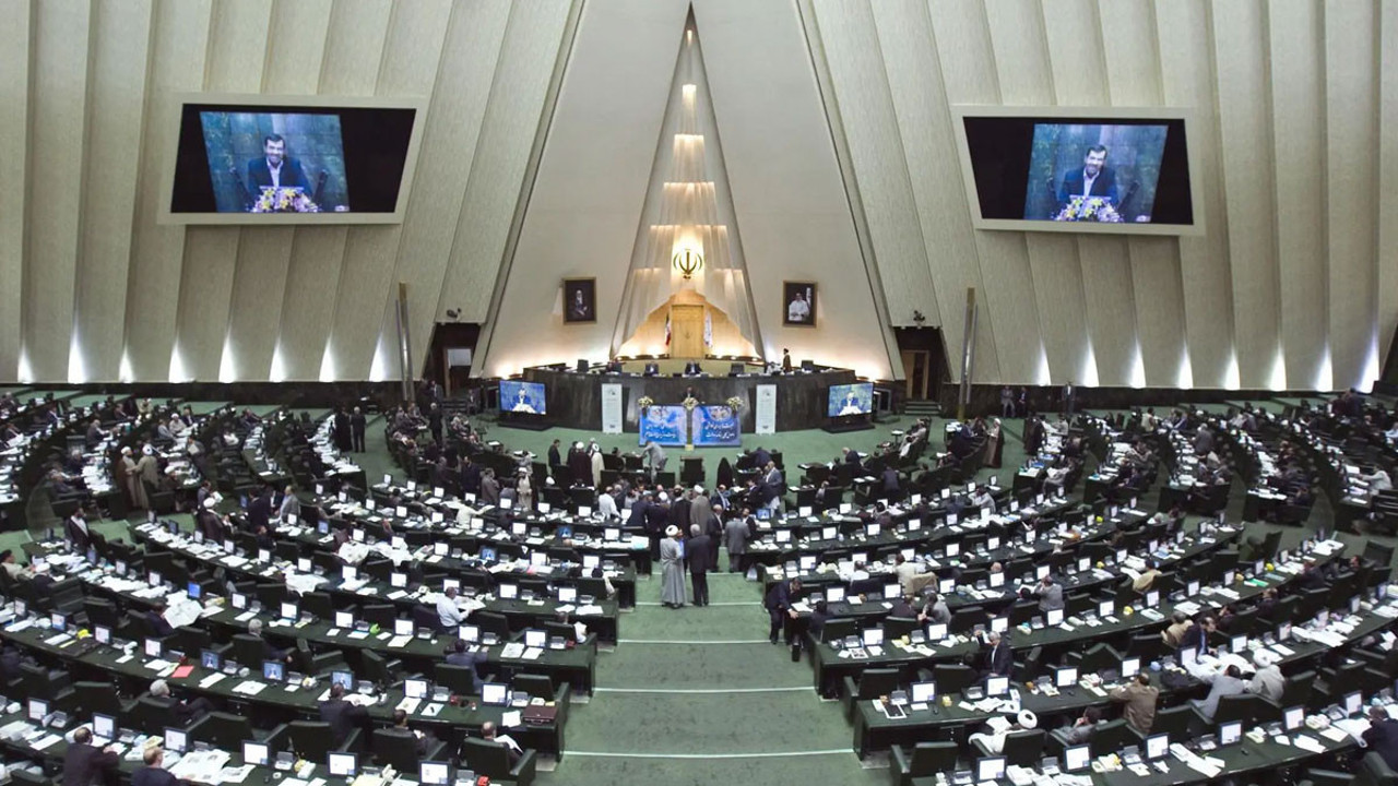 İran, Uluslararası Atom Enerjisi Ajansı ile işbirliğini askıya aldı