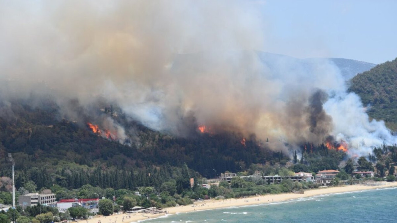 Yunanistan cayır cayır yanıyor