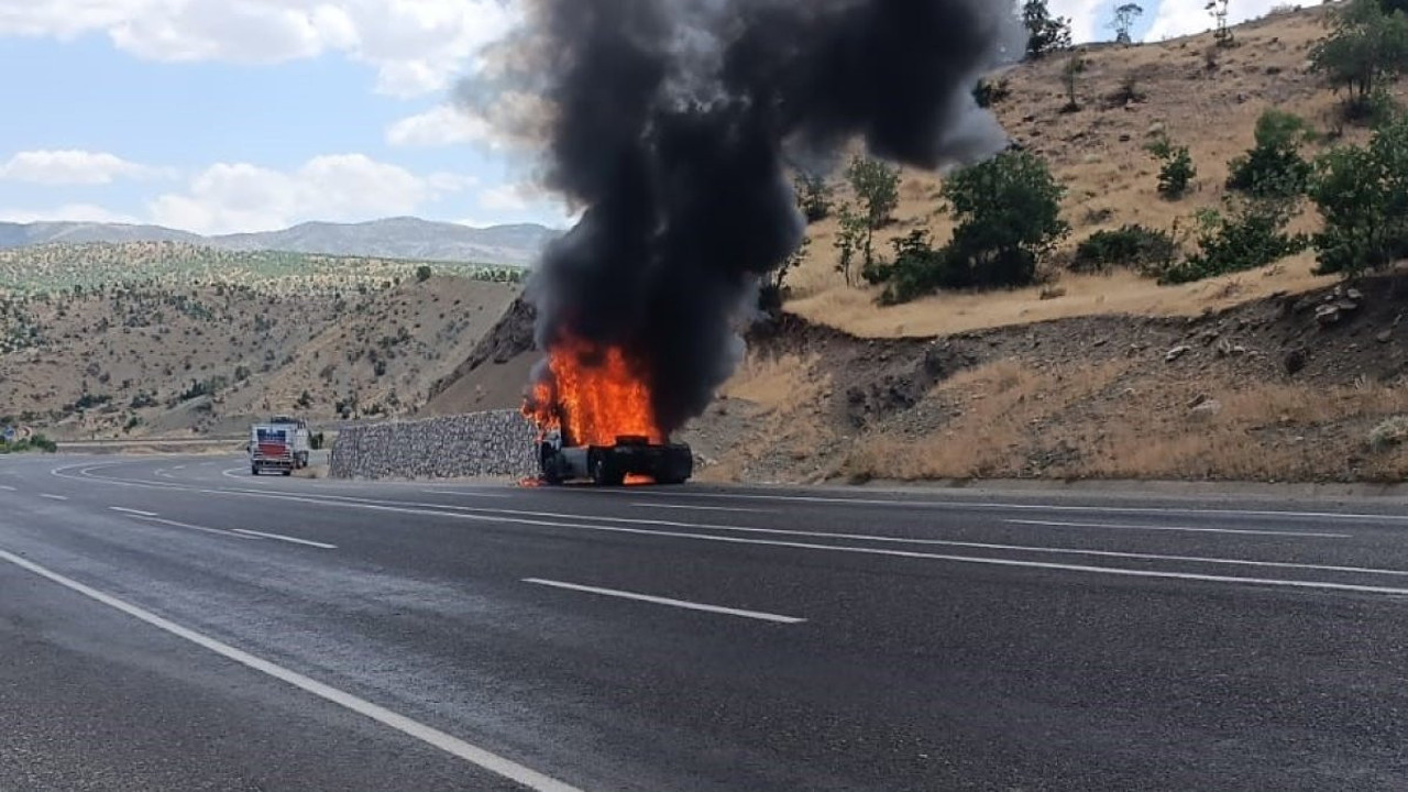 TIR cayır cayır yandı