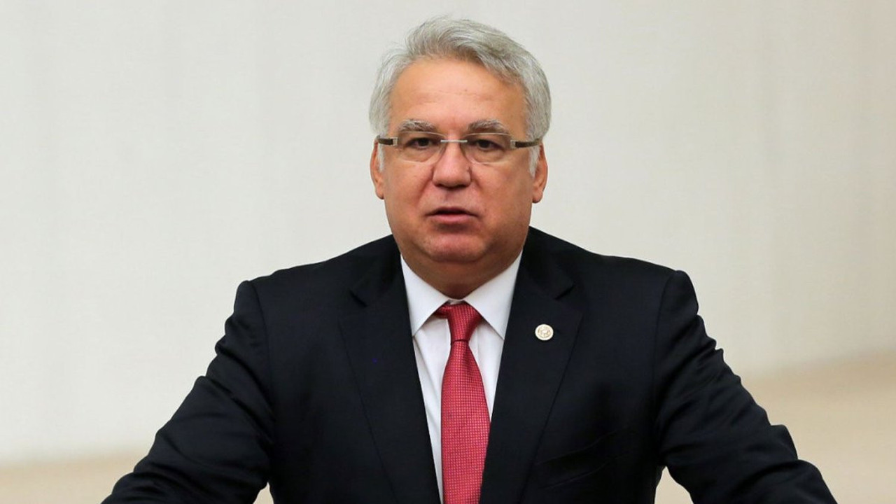 AKP’li eski vekilden ortalığı birbirine katacak açıklama! 'Birisi AKP’yi tasfiye edecek şartları hazırlanıyor'