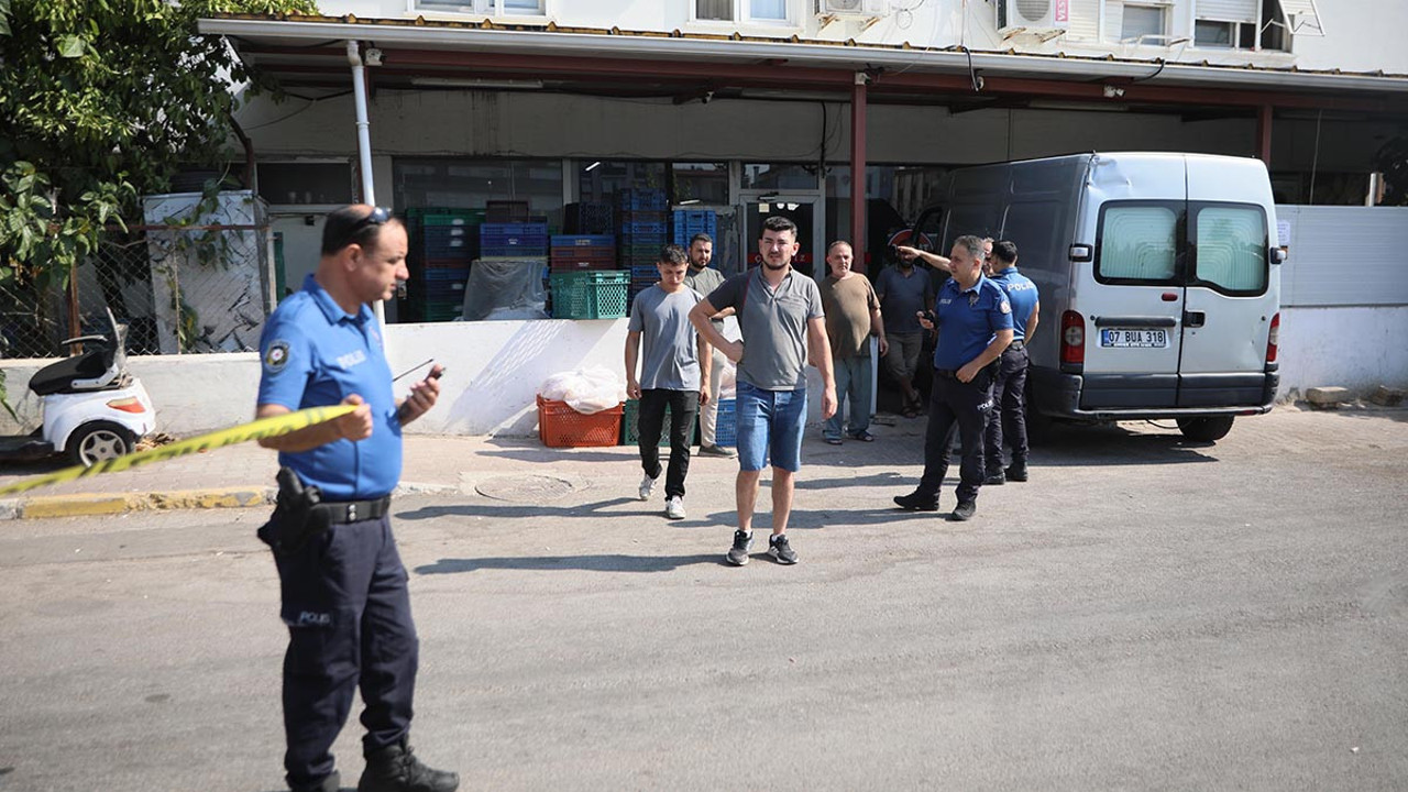 Kepez’de kanlı saldırı! “B.’ye Selam Söyleyin” diyerek 4 kurşun sıktı