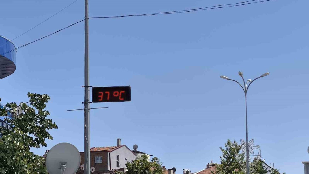 Termometreler 38 dereceyle yaktı!