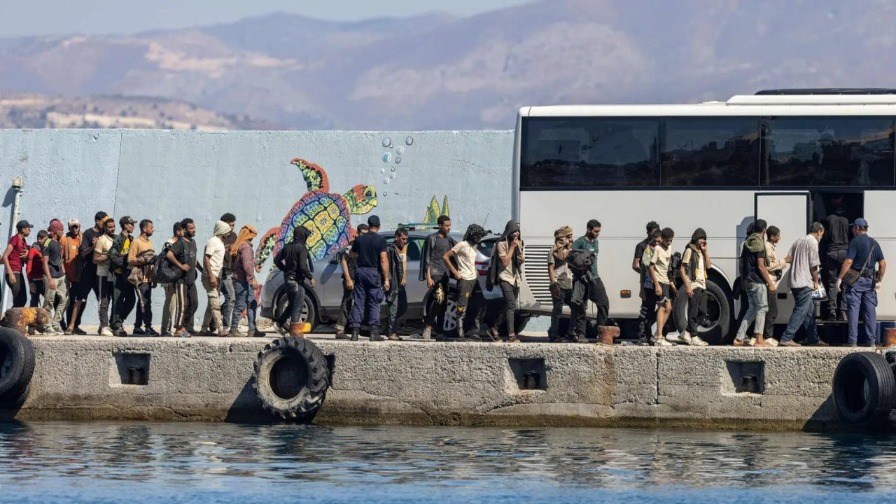 Yunanistan'dan göçmenlere vize duvarı