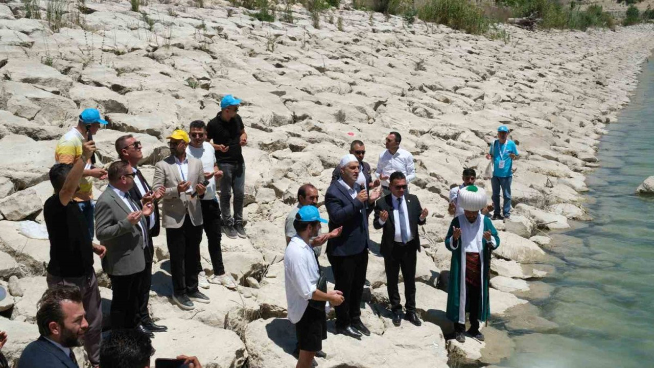 Nasreddin Hoca göle maya çaldı festival başladı
