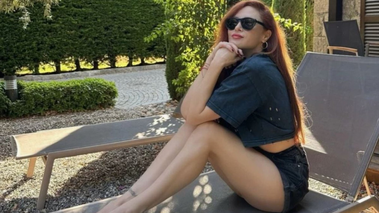 46 yaşındaki Mine Tugay’dan zamana meydan okuyan pozlar! “Yaz” notu olay oldu