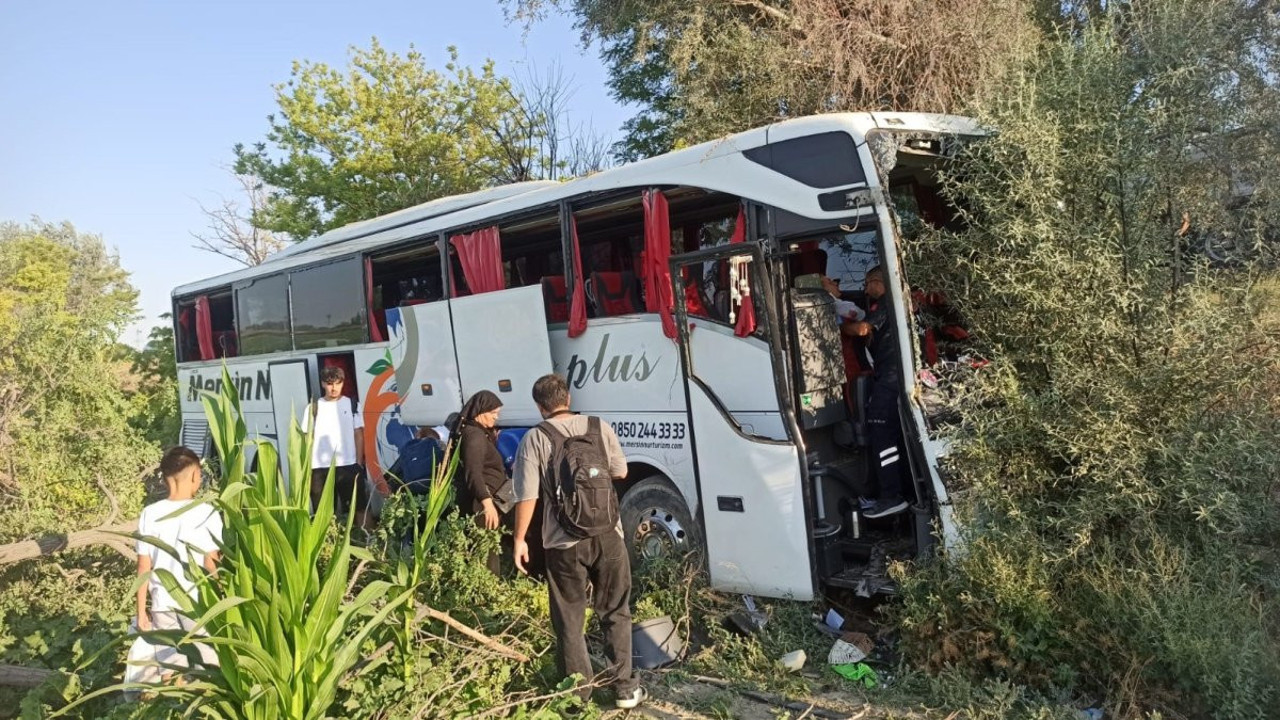 Konya’da yolcu otobüsü ağaçlara çarptı: Yaralılar var