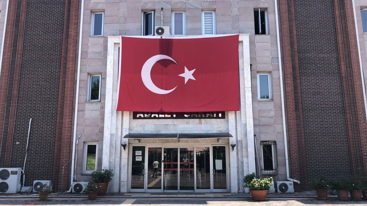 Tartıştığı erkek arkadaşını tornavidayla yaraladı