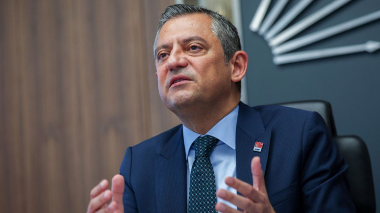 Özgür Özel'den 15 Temmuz programında sert sözler: Altını kazıyın AKP çıkar