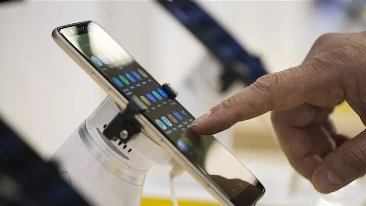 Ünlü telefon markası sessiz sedasız çekiliyor! Bir döneme damgasını vurmuştu