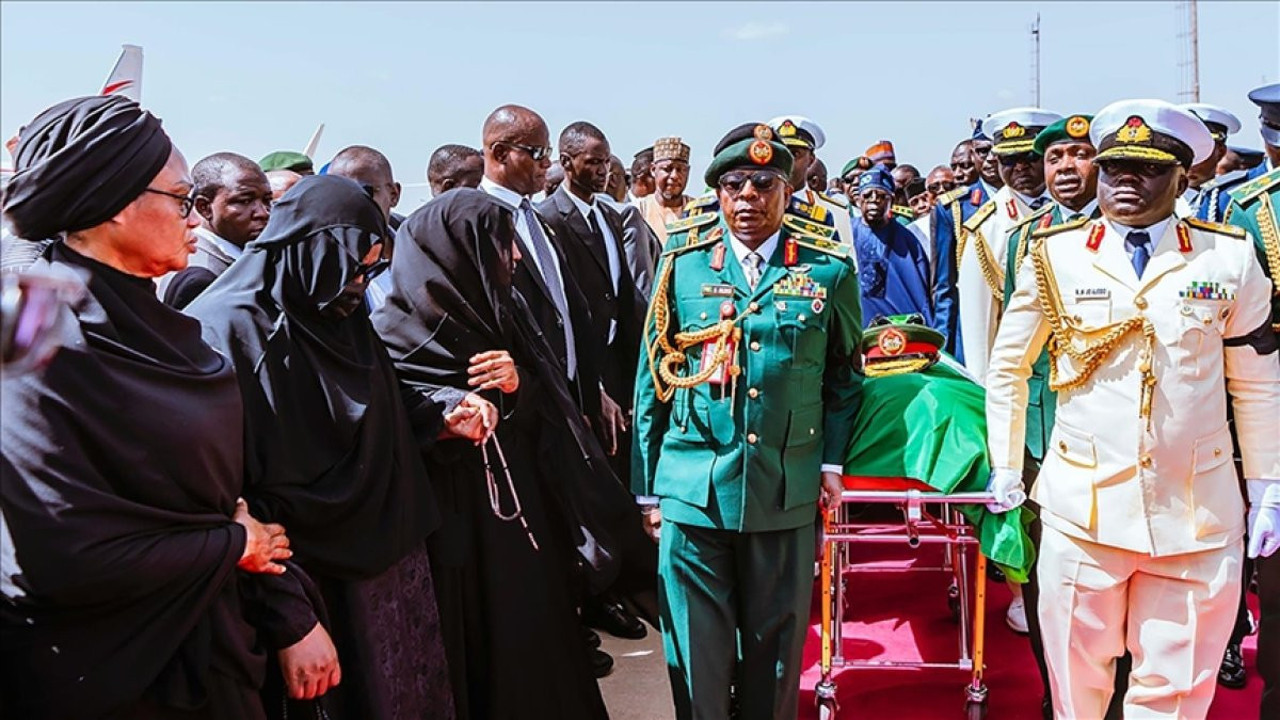 Eski Nijerya Devlet Başkanı son yolculuğuna uğurlandı