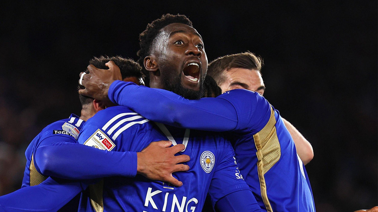 Fenerbahçe orta sahasını İngiltere'de buldu! Resmi görüşmeler başladı