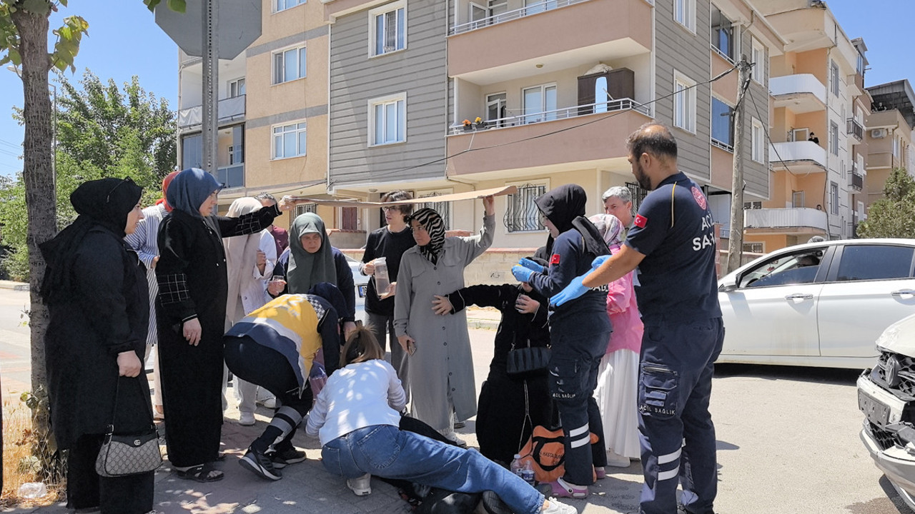 Zincirleme kaza: Yaralılara kartonlarla gölge seferberliği