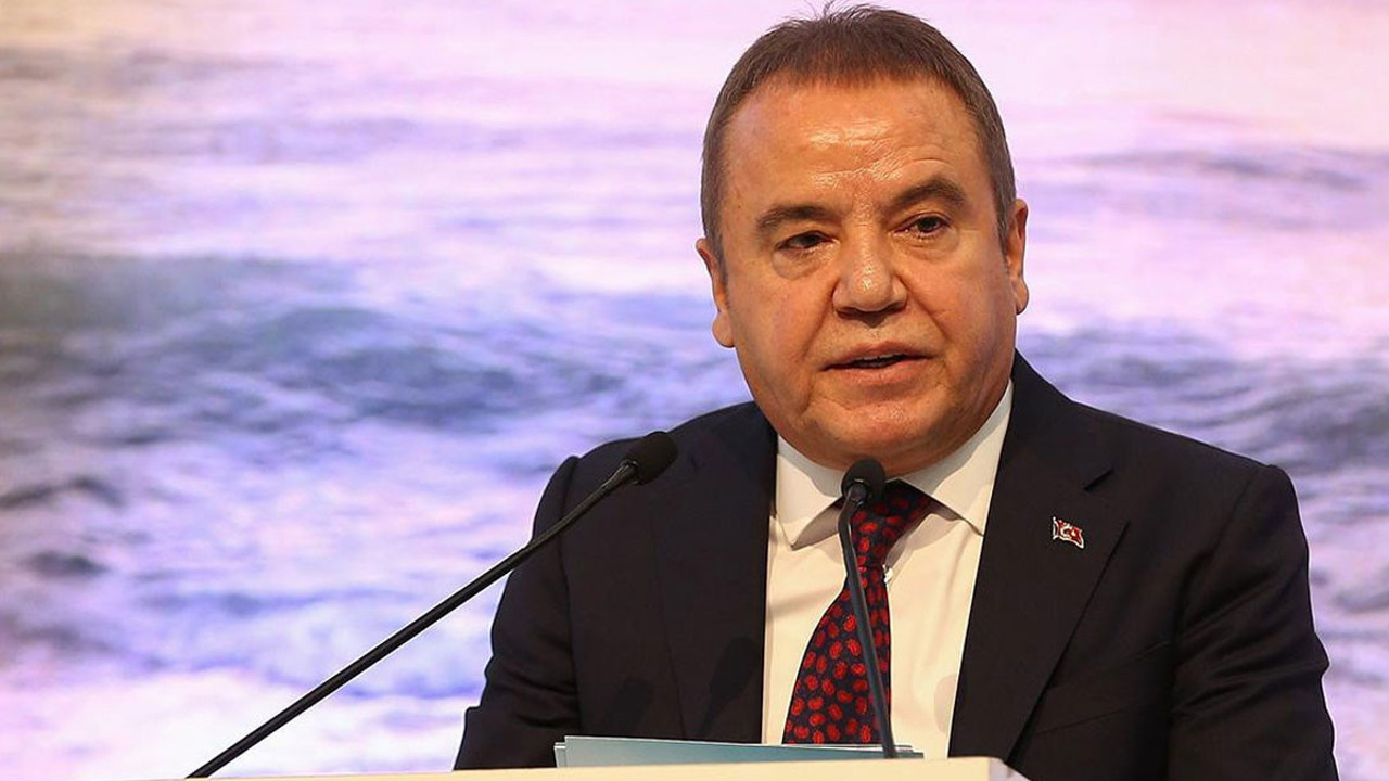 Muhittin Böcek hastaneye kaldırıldı!