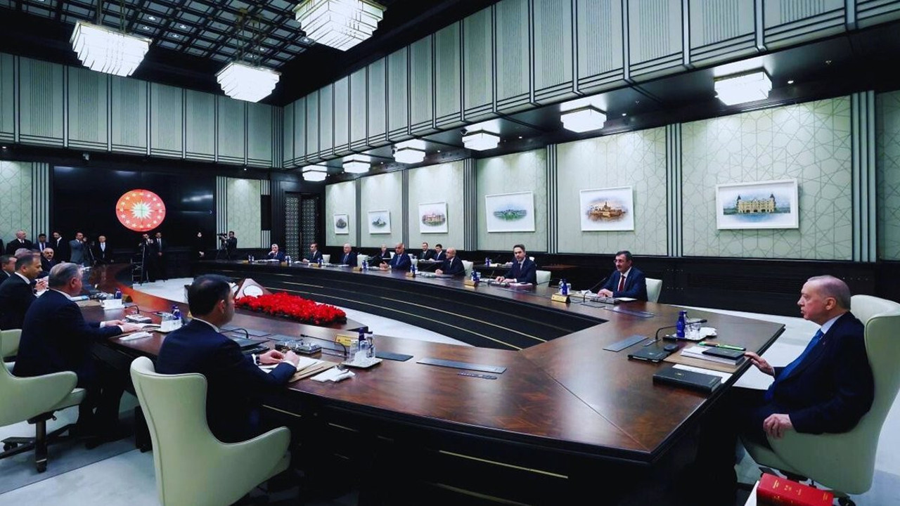 Usta gazeteciden çarpıcı iddia: Kabinede koltuğu en sağlam ismi açıkladı