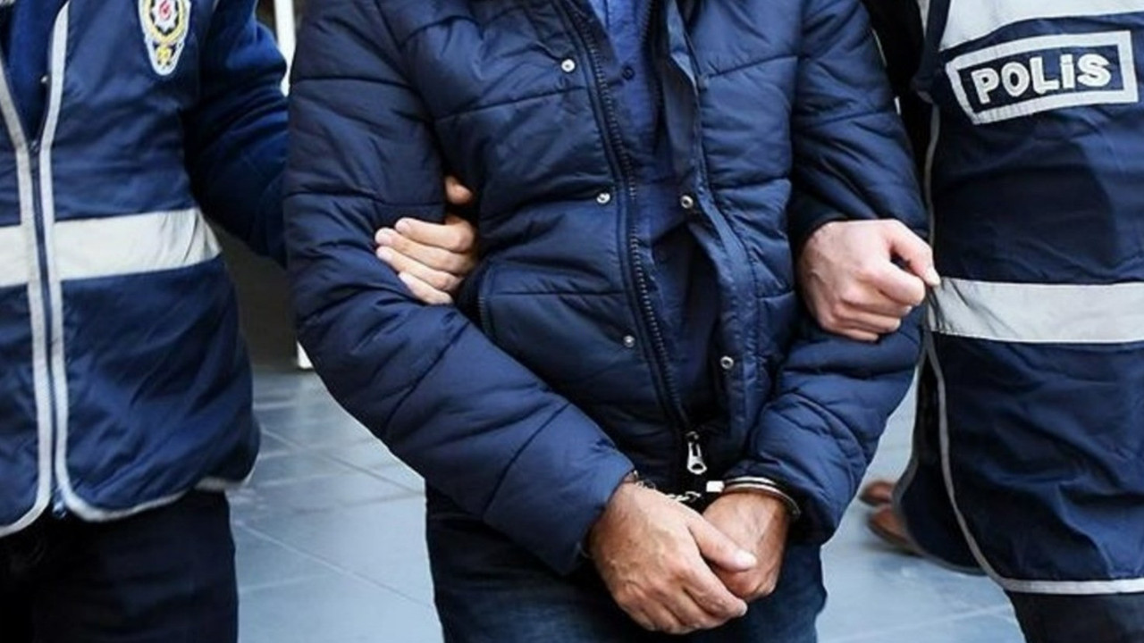 Sahte kimlik kullanan firari kıskıvrak enselendi!