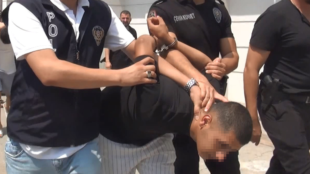 Yengesi ile birlikte kızını öldürmüştü! Yurt dışına kaçarken yakalandı