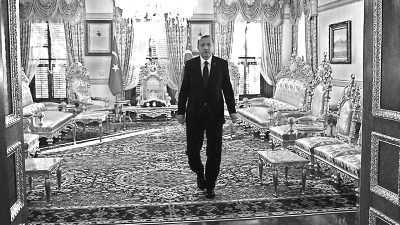 Saray’da herkes bunu konuşuyor! 1 ay önce AKP’nin üst düzey ismiydi… “Sen çık” denilerek toplantıdan kovuldu!