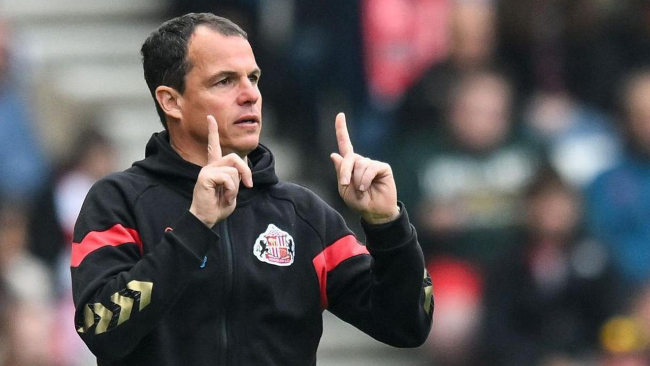 Sunderland yola devam dedi: 3 yıllık imza