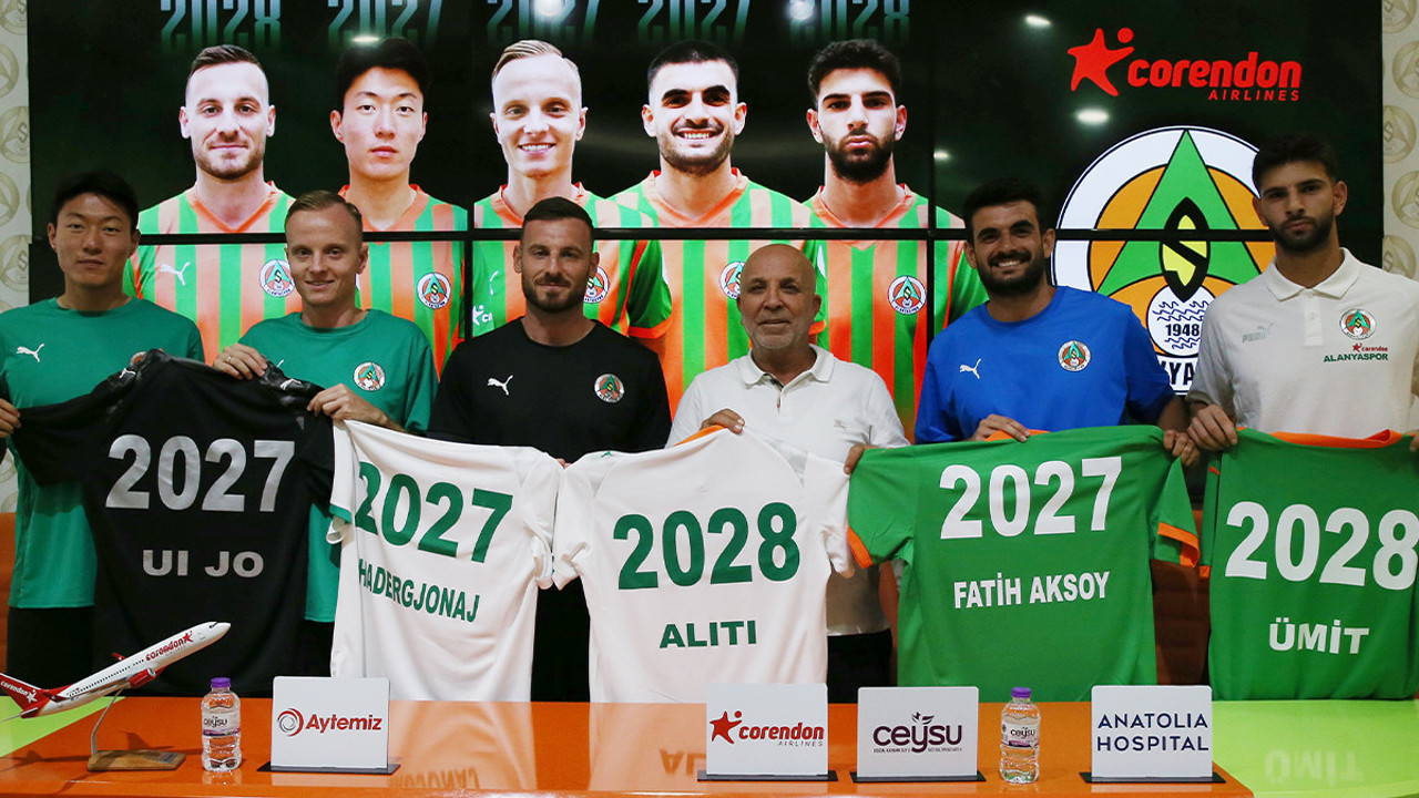Alanyaspor'da imza günü