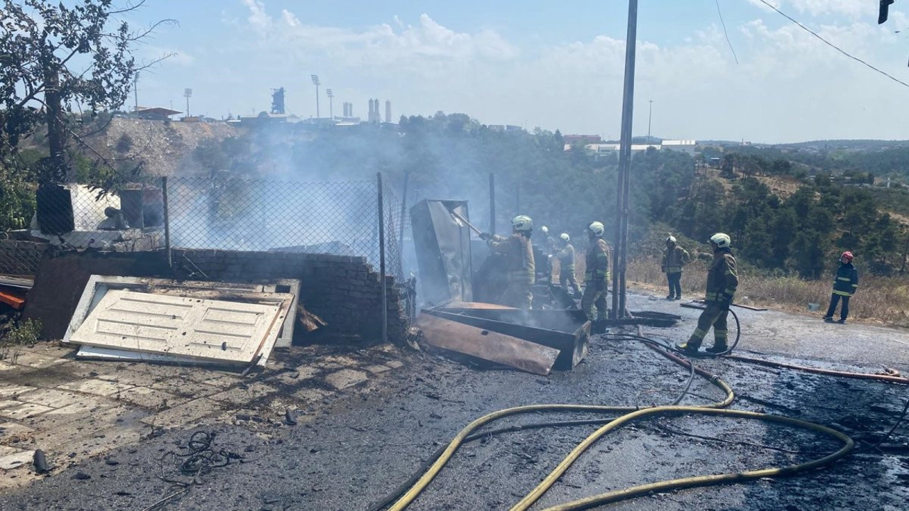 Ümraniye’deki kömürlük yangını korkuttu!