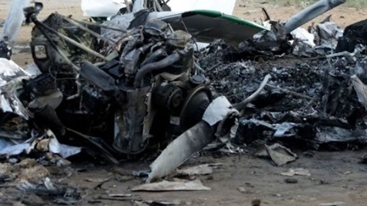 Özel uçak yerleşim alanına düştü. 2 kişi hayatını kaybetti