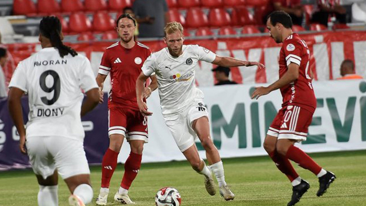 10 kişi kalan Ümraniyespor evinde kazandı