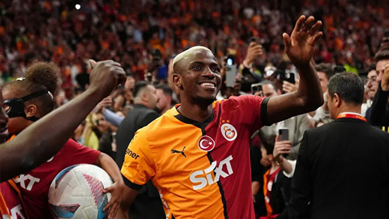 Victor Osimhen daha sahaya ayak basmadan rekor kırdı! Dünyada başka bir örneği yok: Herkes bunu konuşuyor