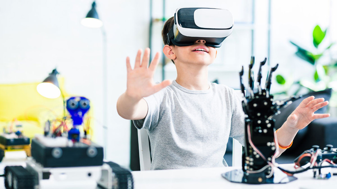 Doğumsal yaralanmalarda yeni umut! 'Sanal gerçeklik' ile çocuklar tedaviye daha motive olacak