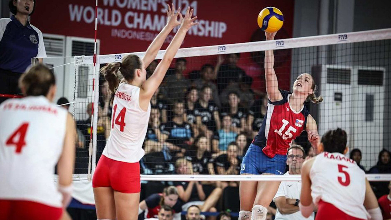 Genç sultanlar beş sette yıkıldı