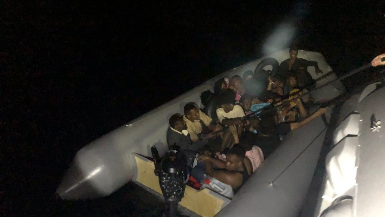 Sahil Güvenlik’ten şok operasyon: Botla kaçıyorlardı!