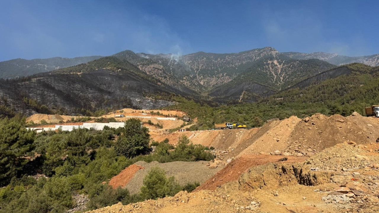 Hatay'da orman yangınlarına müdahale sürüyor