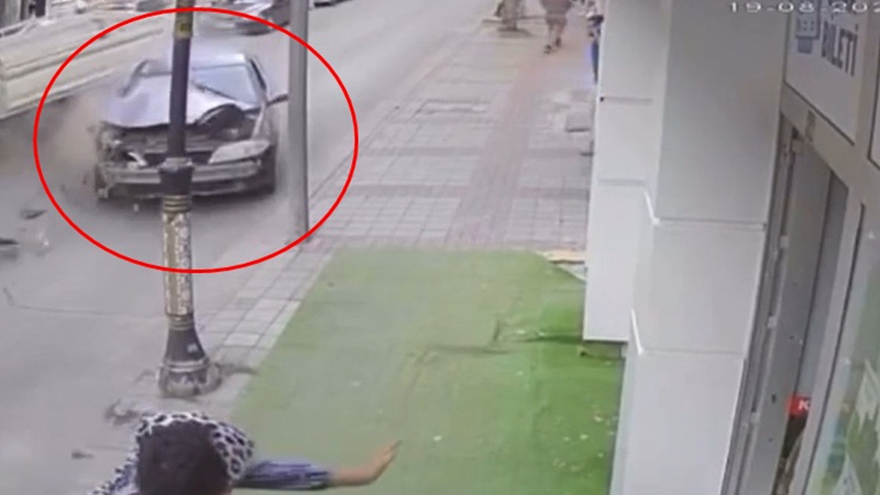 Kütahya’da alkollü sürücü dehşet saçtı! Yayalar saniyelerle kurtuldu